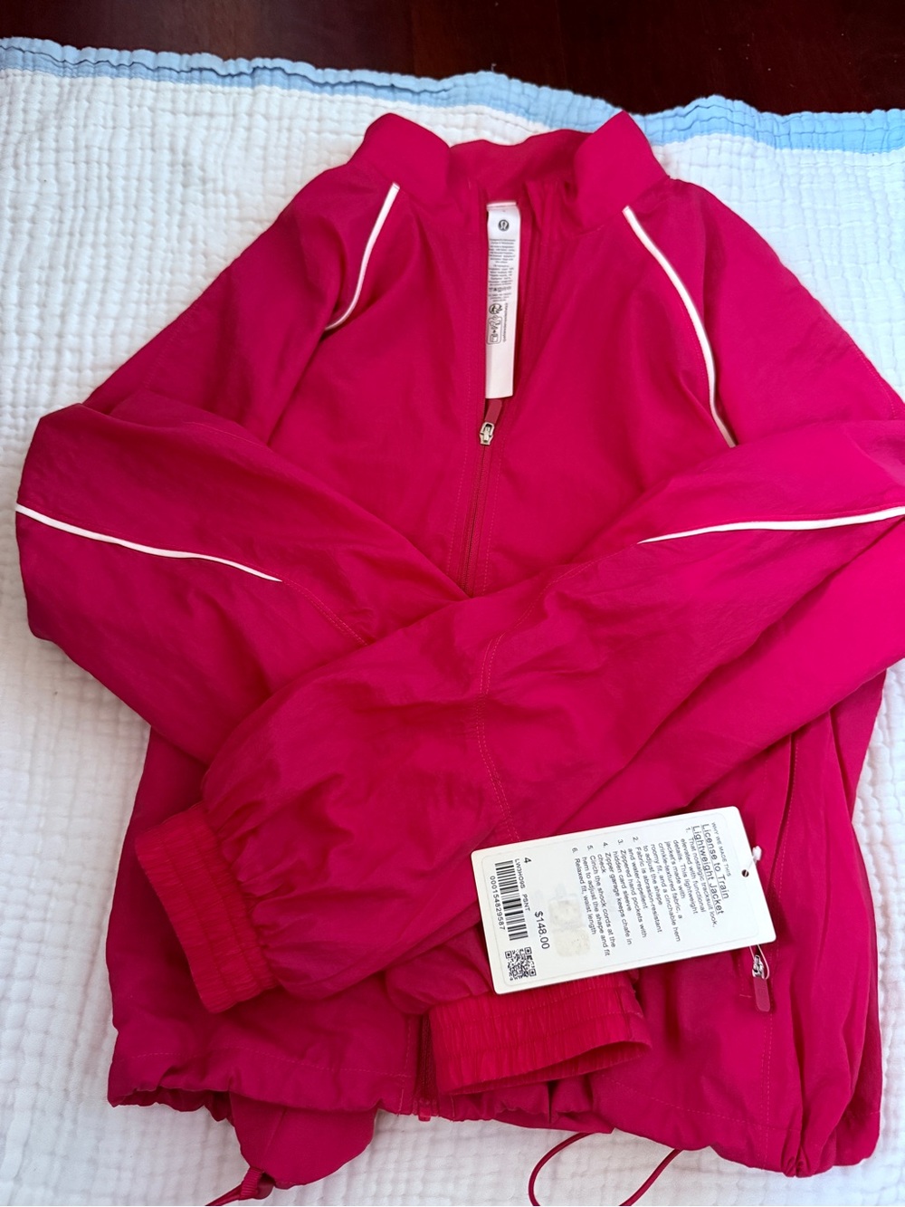 Lululemon NWT license to Train Lightweight jacket- passionate pink size 4